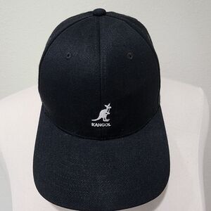Kangol Baseball Cap Hat Wool Blend Black White Embroidered Casual size S/M